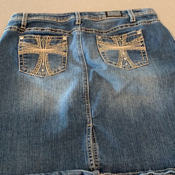 Cute denim skirt with a little bling - Picture 2 of 4